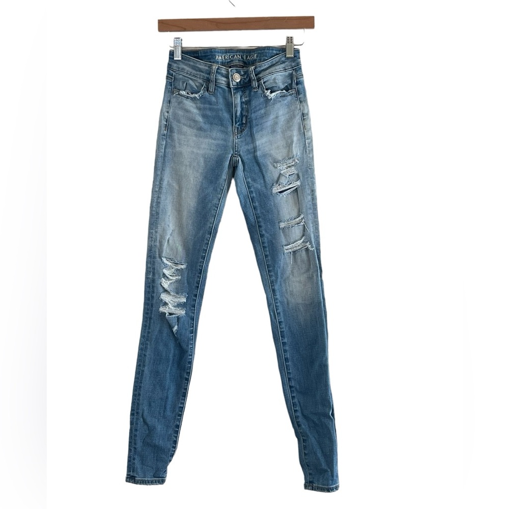 American Eagle | Distressed high rise skinny jeans size 00